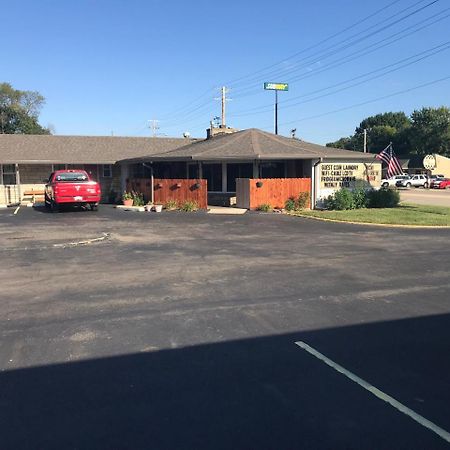 Cooper Motel Tuscola Bagian luar foto