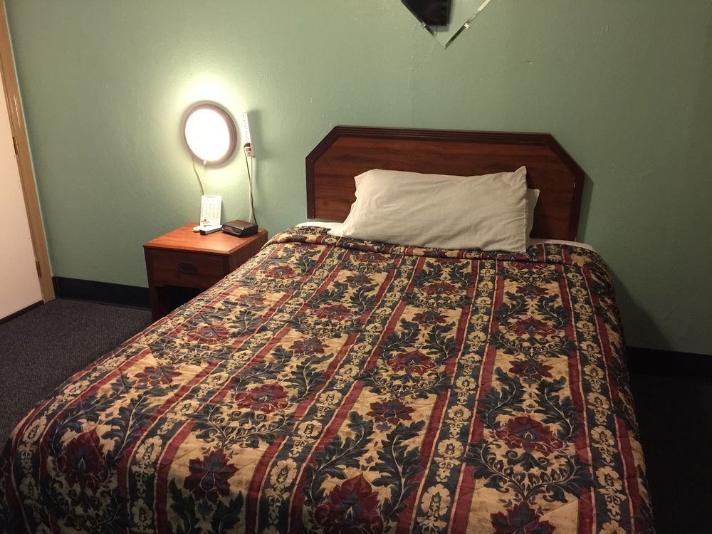 Cooper Motel Tuscola Bagian luar foto