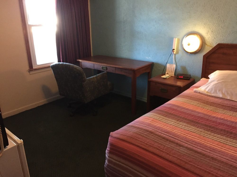 Cooper Motel Tuscola Bagian luar foto