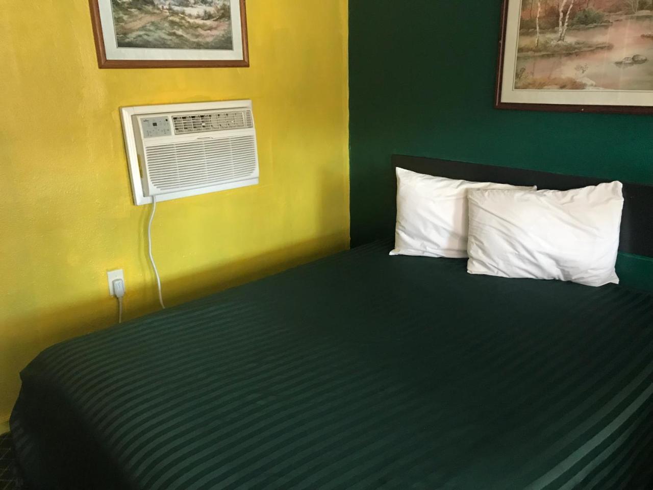 Cooper Motel Tuscola Bagian luar foto