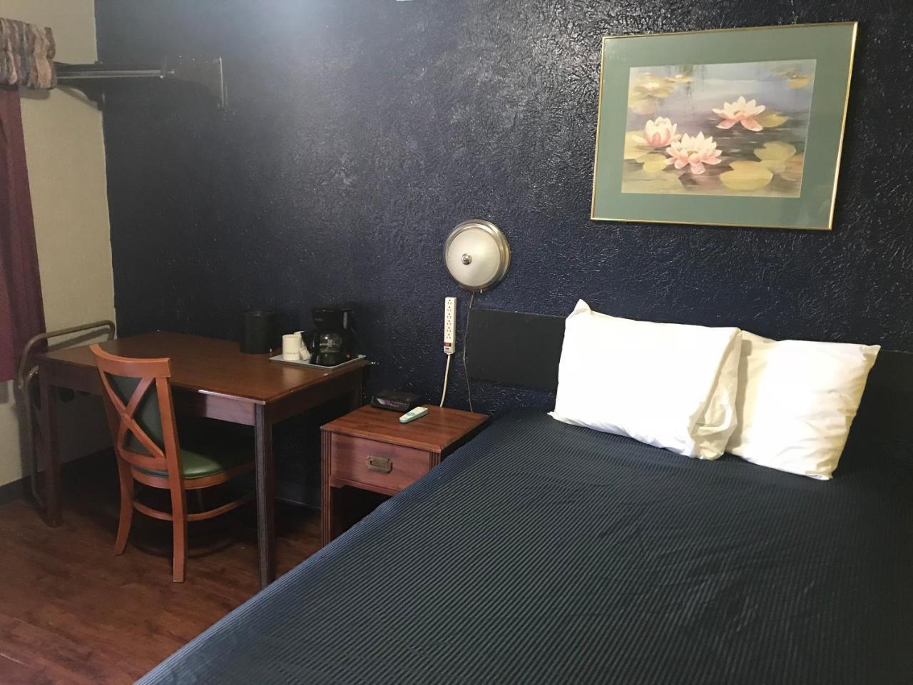 Cooper Motel Tuscola Bagian luar foto