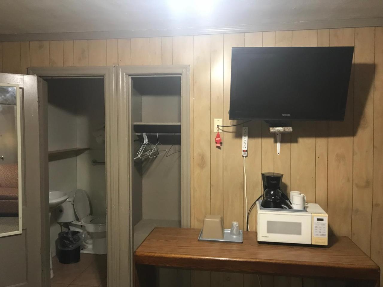 Cooper Motel Tuscola Bagian luar foto