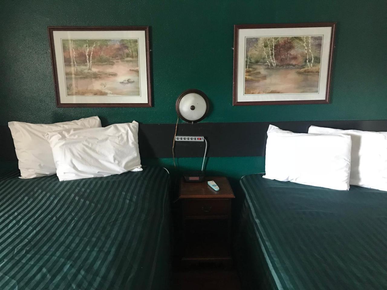 Cooper Motel Tuscola Bagian luar foto