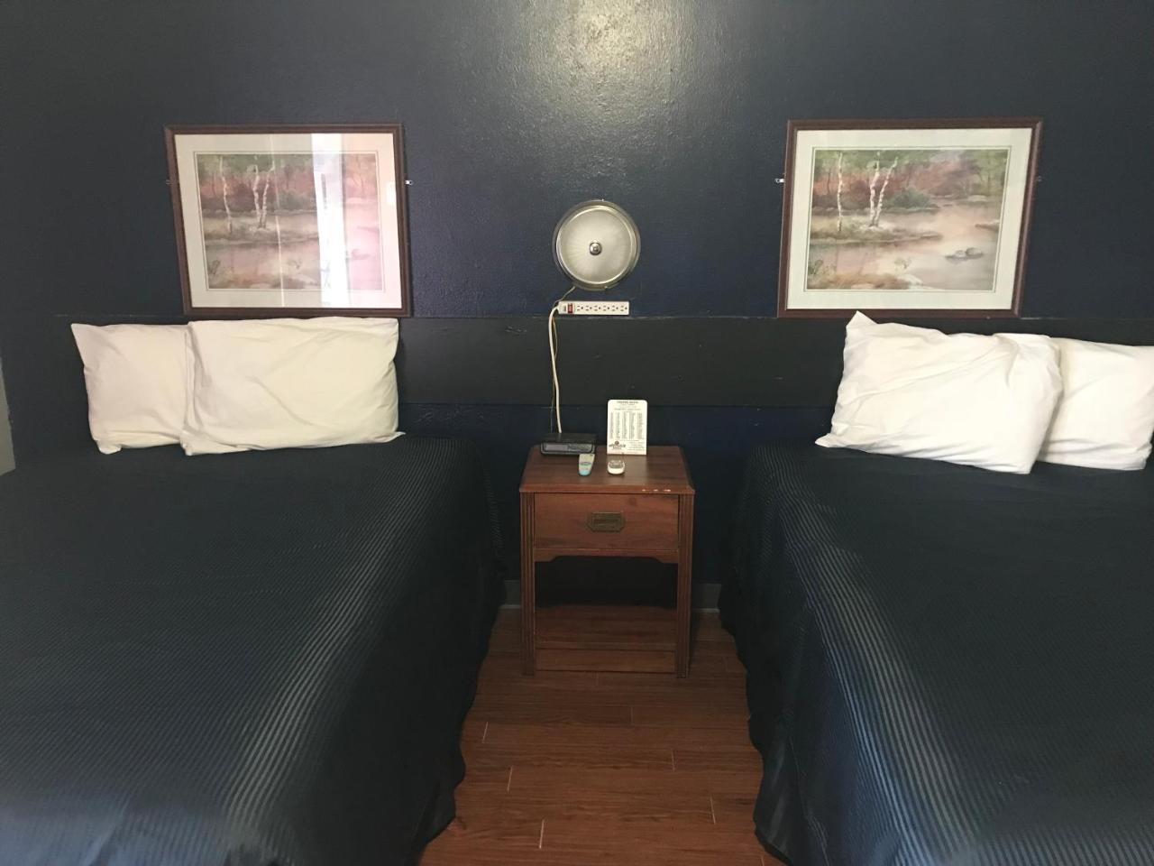 Cooper Motel Tuscola Bagian luar foto