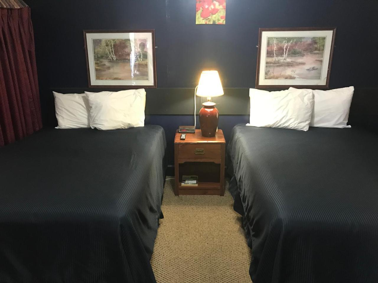 Cooper Motel Tuscola Bagian luar foto